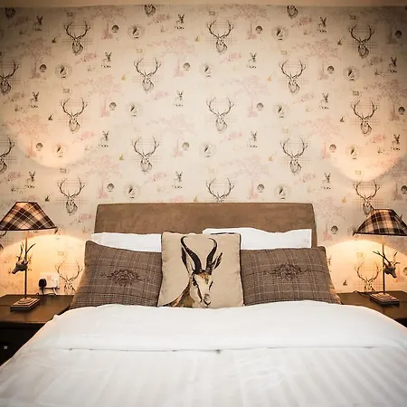 B&B The King's Head 케틀웰